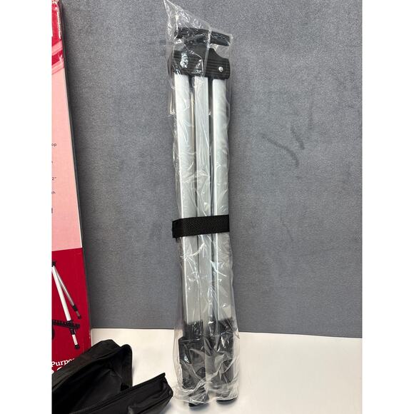 Art Easel. (New) Holds up to 32” canvas. Adjustable for table top or floor use. - Picture 5 of 6